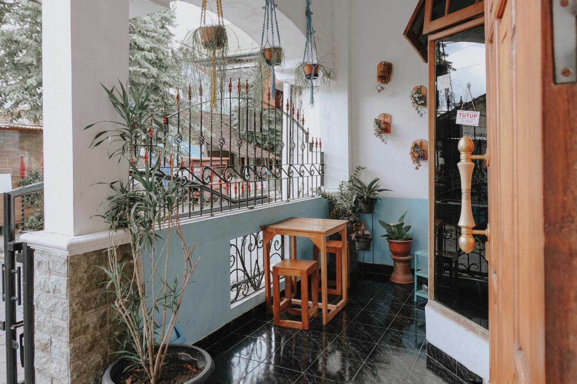 Glory Homestay Yogyakarta Bagian luar foto