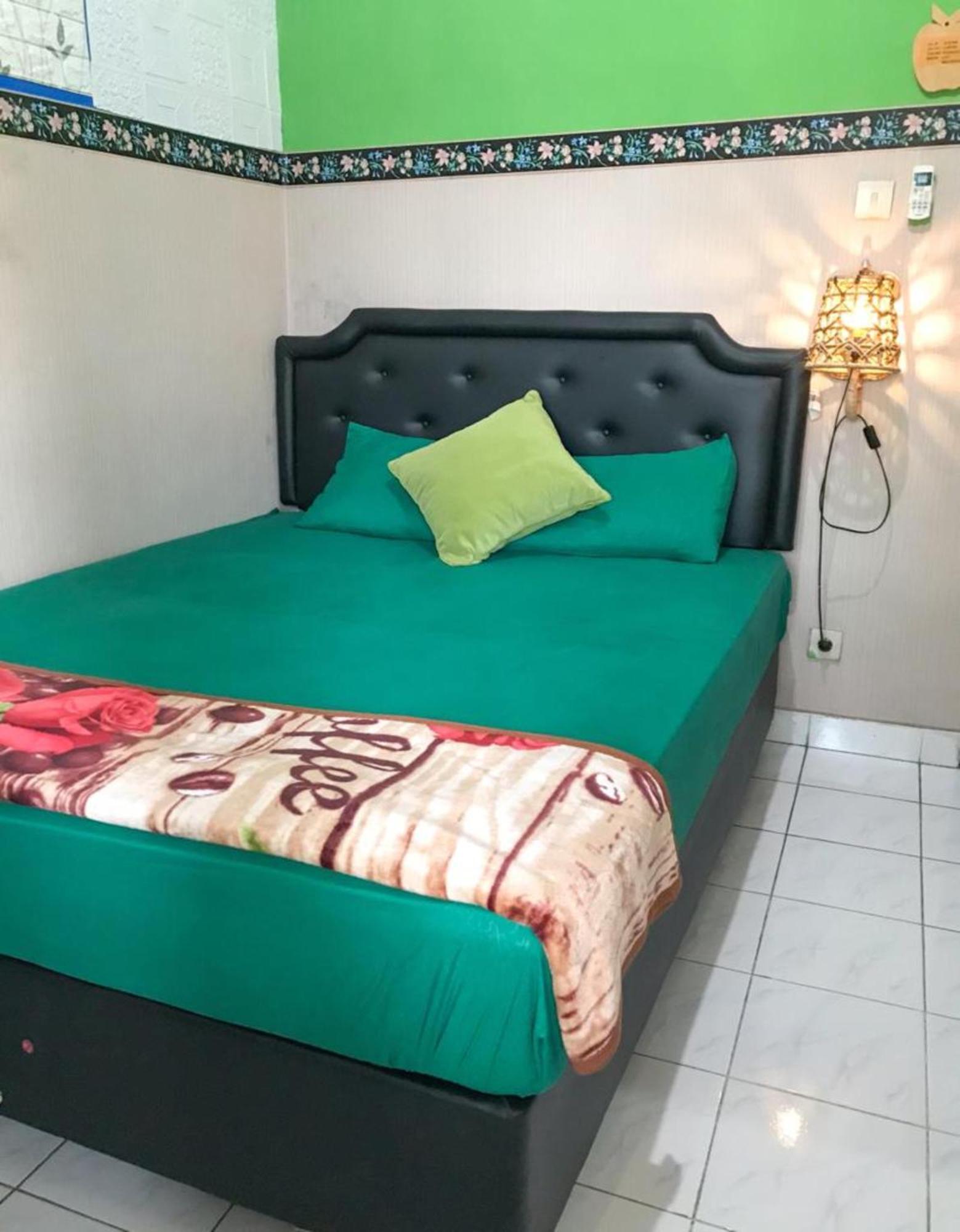 Glory Homestay Yogyakarta Bagian luar foto