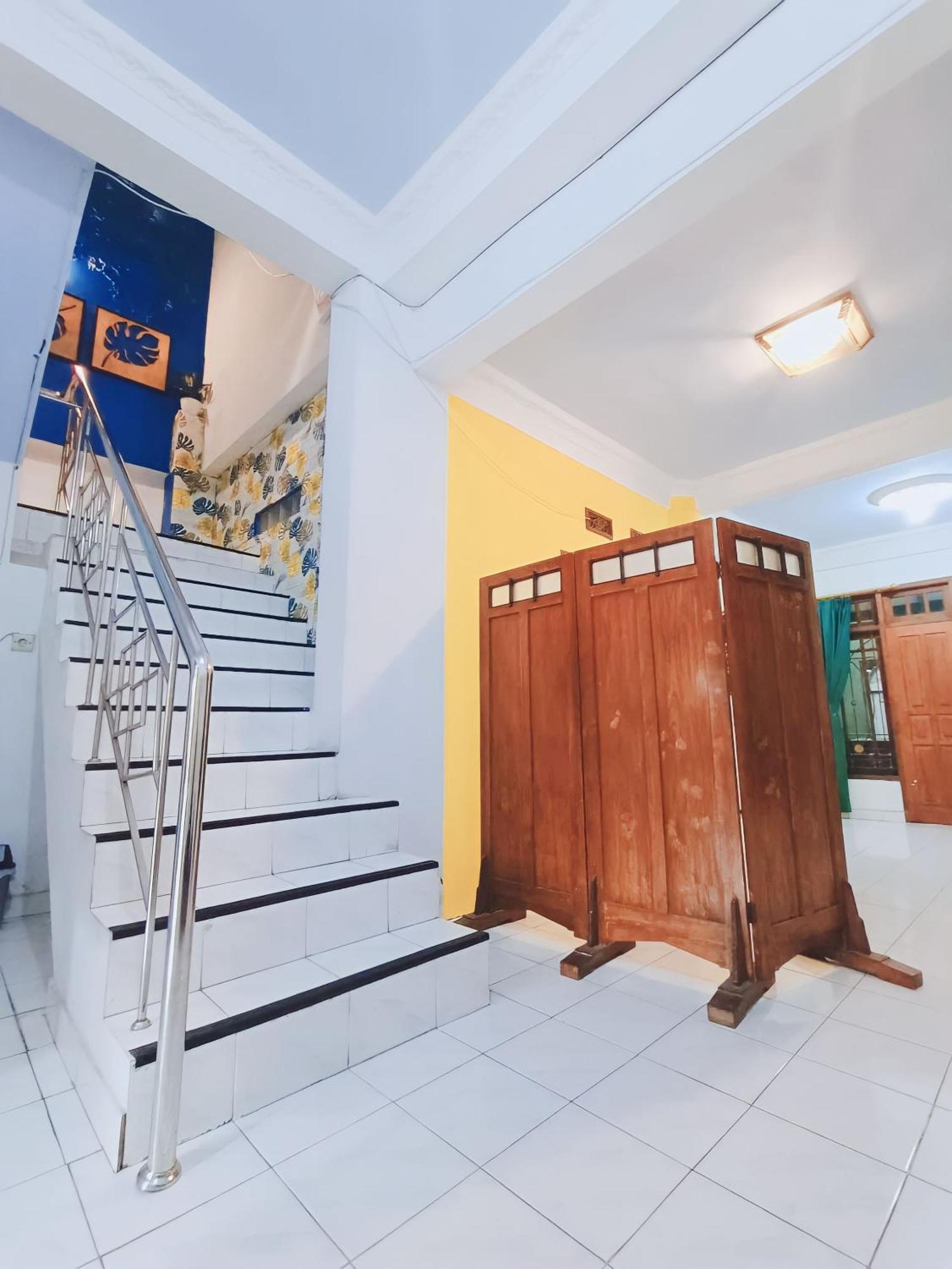 Glory Homestay Yogyakarta Bagian luar foto