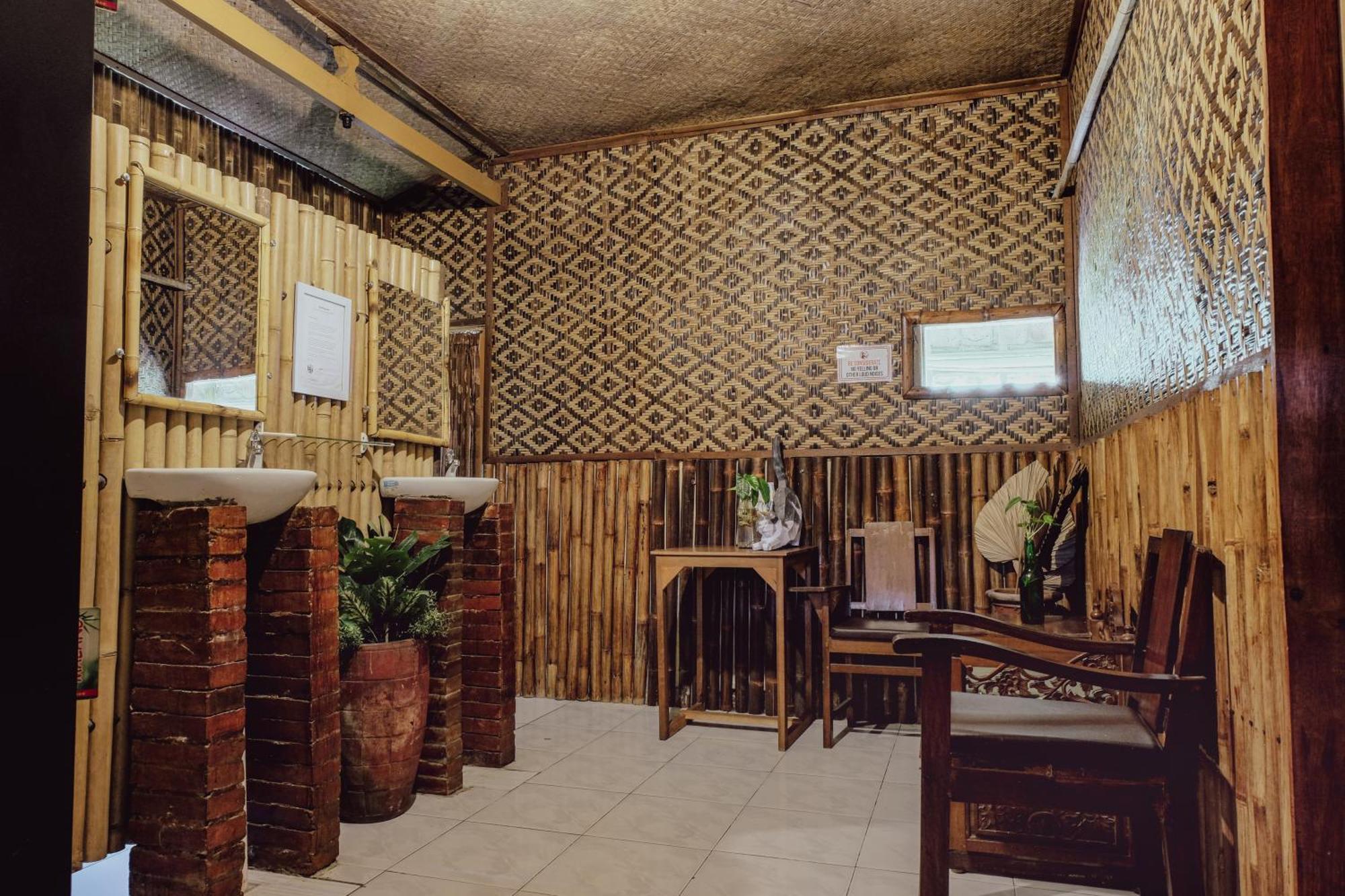 Glory Homestay Yogyakarta Bagian luar foto