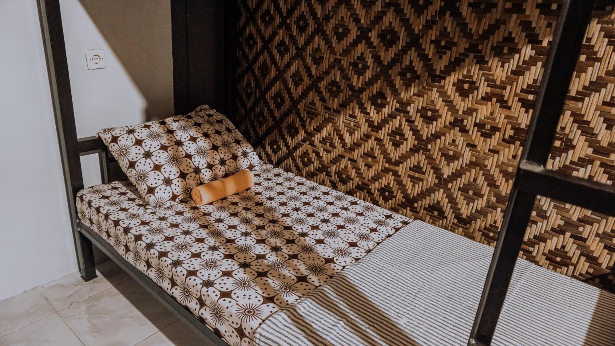Glory Homestay Yogyakarta Bagian luar foto